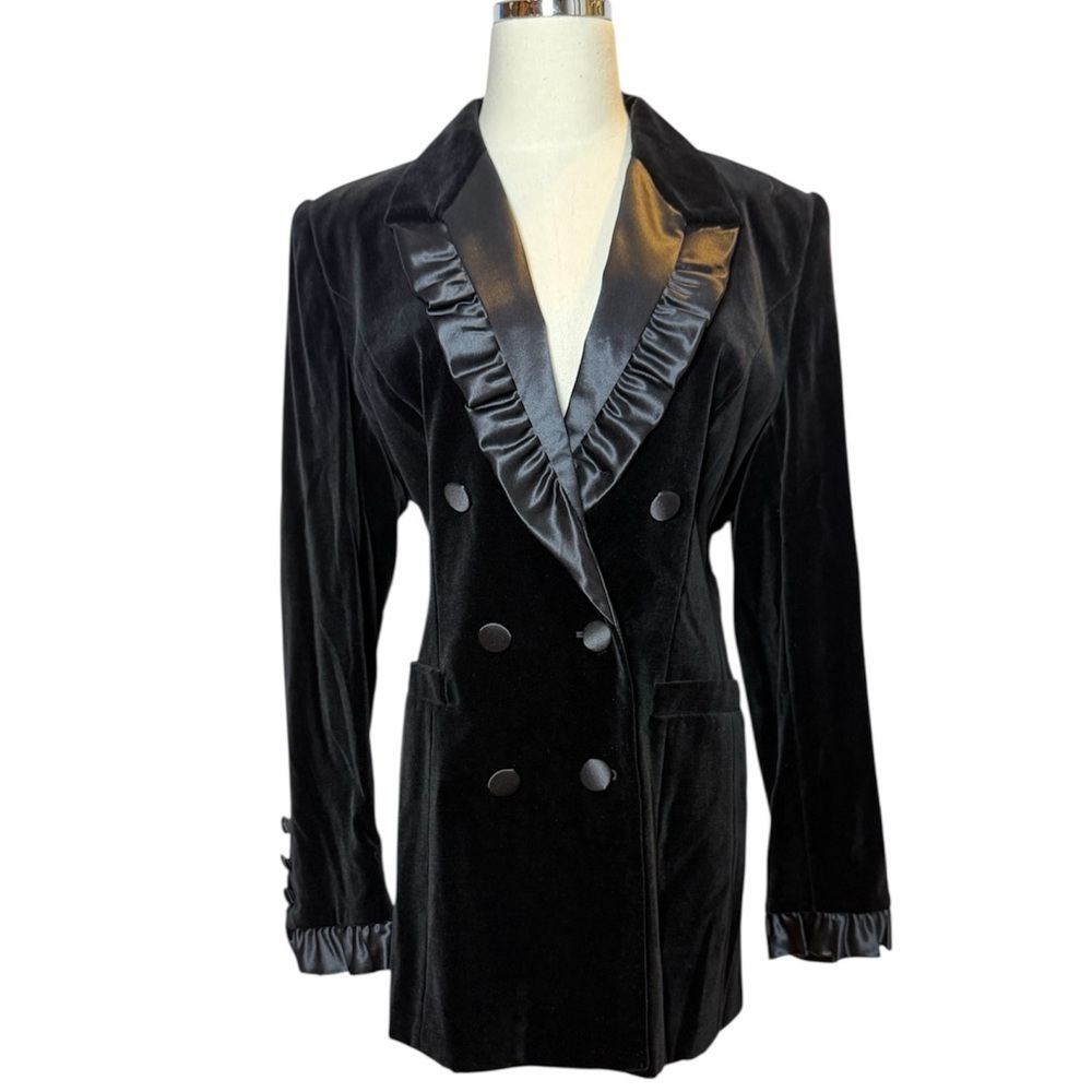 ESCADA Women’s Black Velvet Blazer – Size 12 – NWT – $1,350